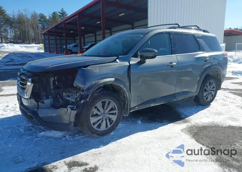 2025 Nissan Pathfinder Sv 4Wd z USA, uszkodzony, nr VIN 5N1DR3BC1SC209728